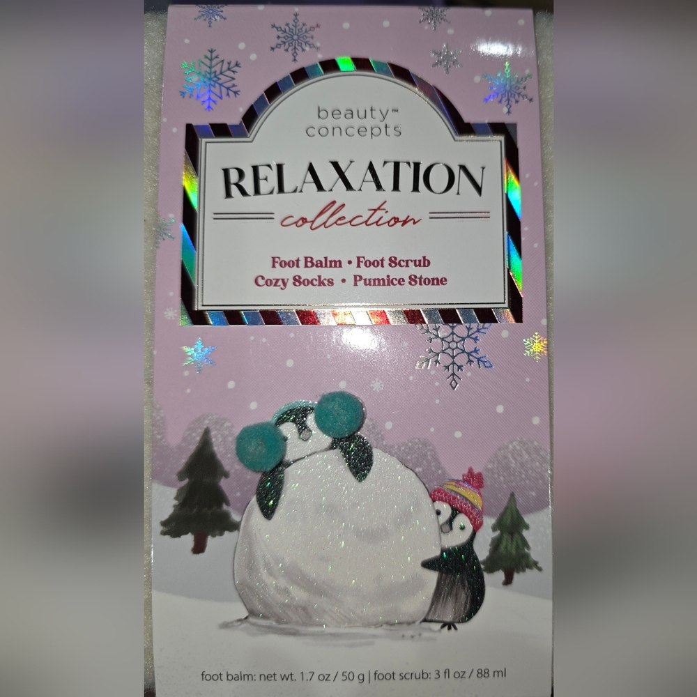 Beauty Concepts Relaxation Collection - Pink Foot Care Set with Cozy Socks - Picture 4 of 7